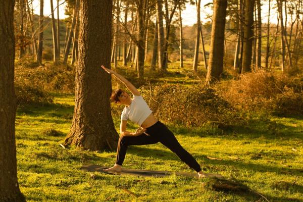Tu hábito de yoga en 15 minutos – Reto de 4 semanas